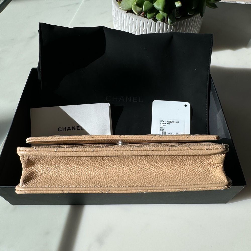 Chanel classic beige caviar quilted woc wallet on chain - Picture 5 of 8